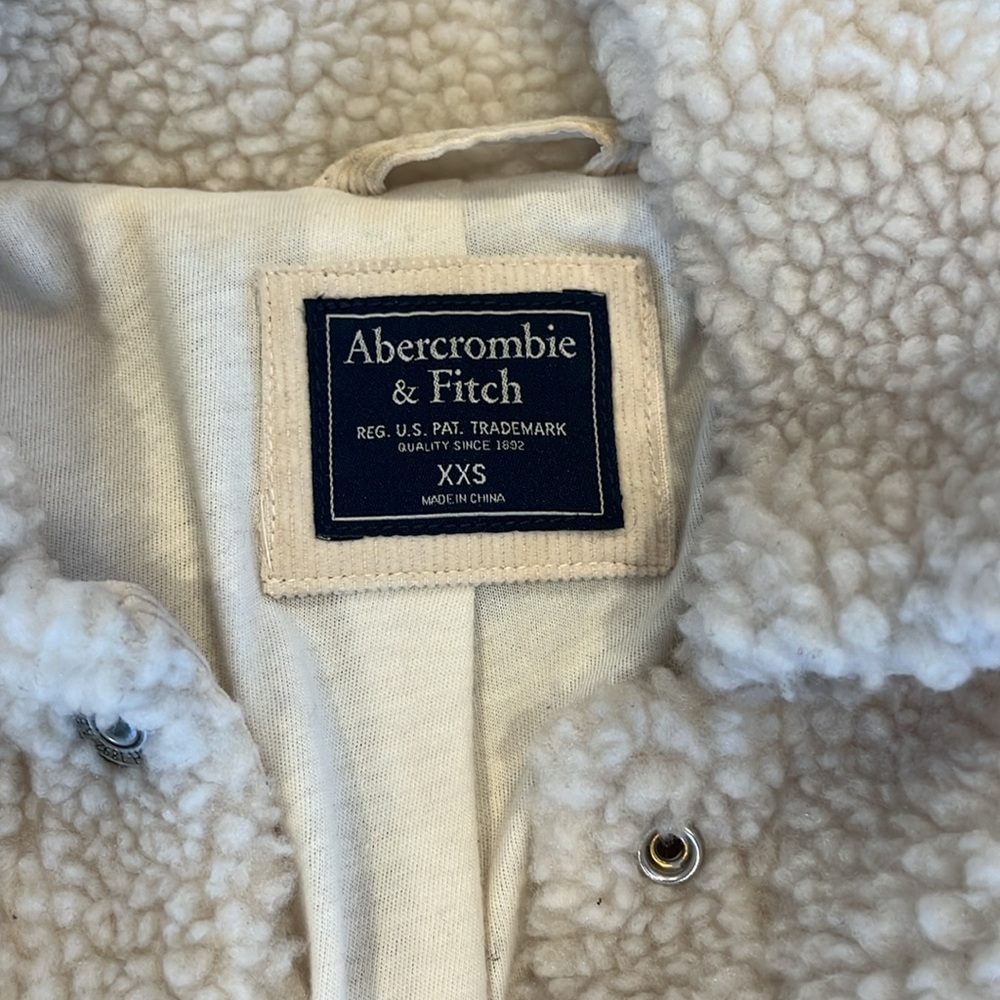 Abercrombie Sherpa Jacket - Picture 2 of 3